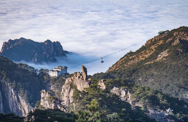 3-Day Yellow Mountains, Hongcun Village and Tunxi Ancient Street Private Tour