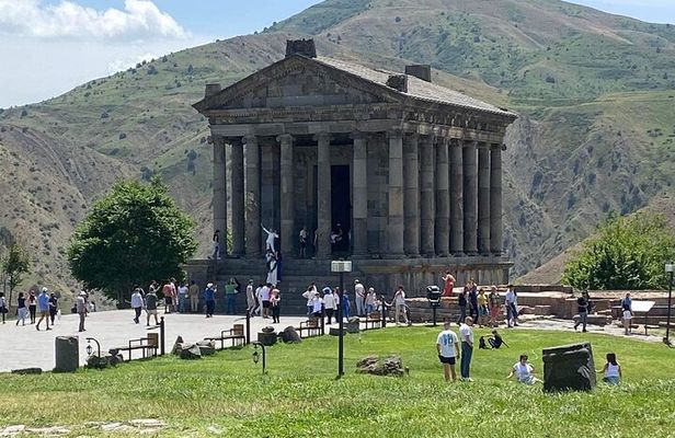 Private Day Trip to Symphony of Stones-Garni-Geghard & Lake Sevan