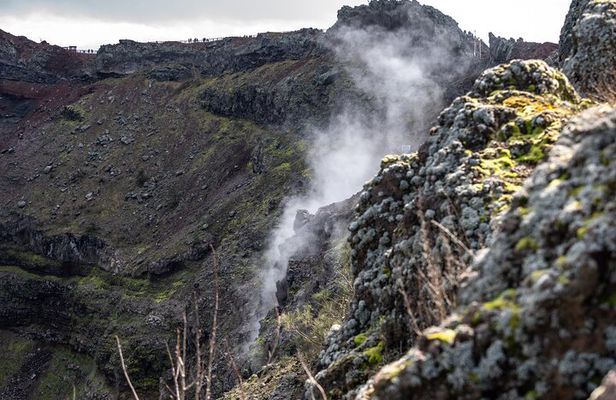 Pompeii and Vesuvius Small Group Tour From Naples with Pizza