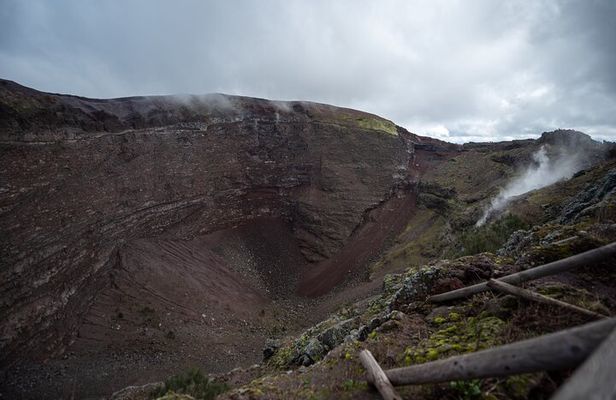 Pompeii and Vesuvius Small Group Tour from Sorrento with Pizza