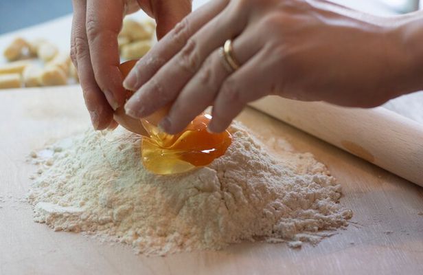 Pasta two ways & Tiramisu Making Workshop: Wine, Spritz, Create!