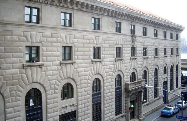The Outlaws Who Built NYC Walking Tour