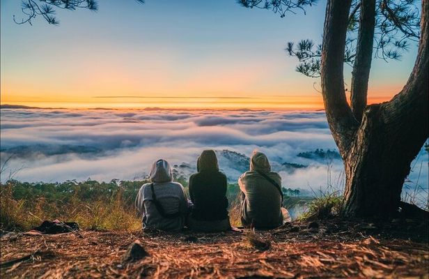 Nccdalat: Cloud Hunting Sunrise Hike, Car Pickup & Breakfast