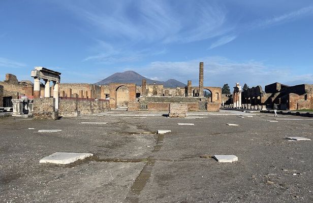 Pompeii and Vesuvius Small Group Tour from Sorrento