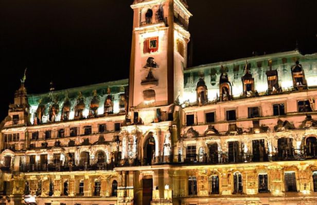 Interactive Mystery Hunt by The City Hall in Hamburg