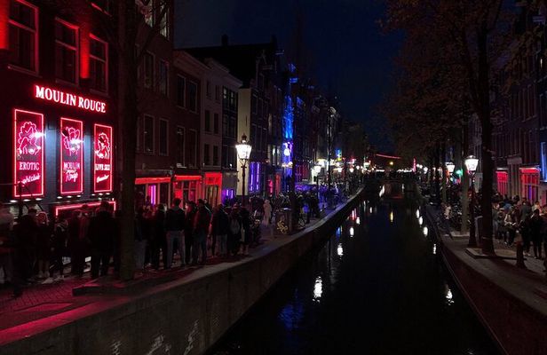 Red Light District private tour with a local