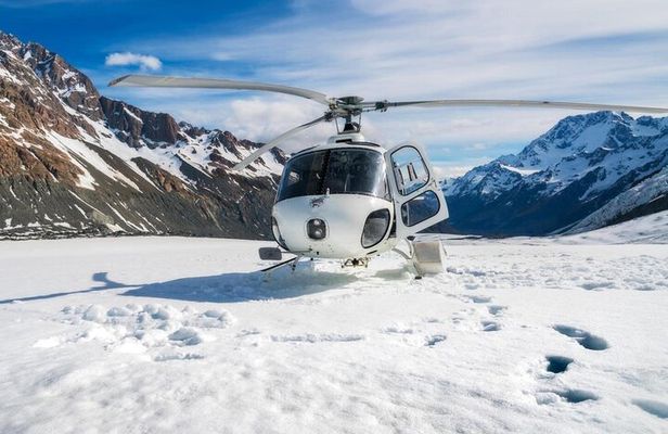 Everest base camp helicopter tour with Guarenteed Landing