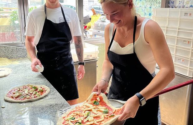 Naples Pizza-Making: From Dough to Dessert & Wine at Pizzeria