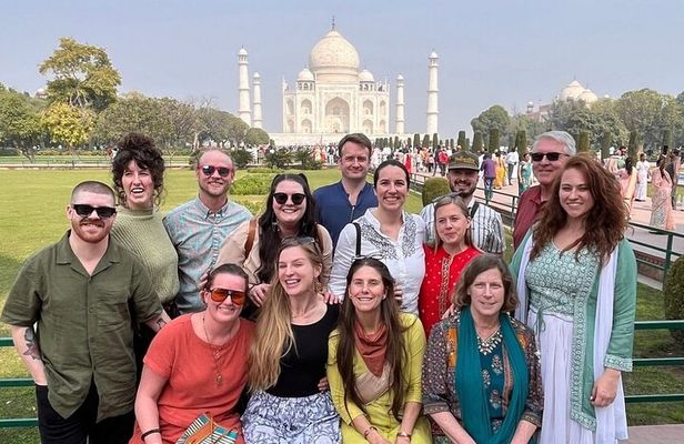 Private Sunrise Taj Mahal Tour from Delhi By Car -All inclusive