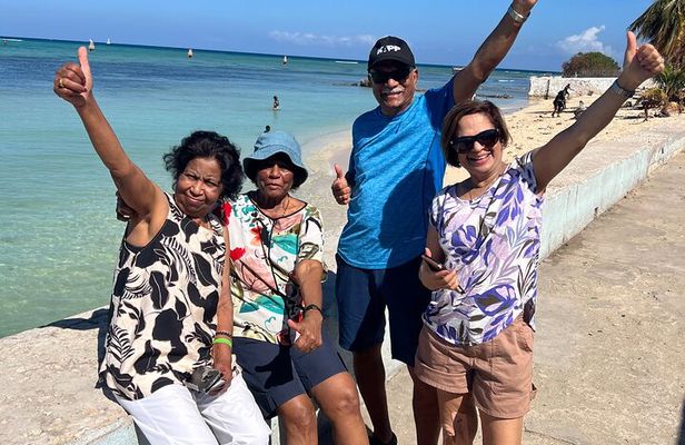 Private Montego Bay Customized Tour with Pickup and Guide
