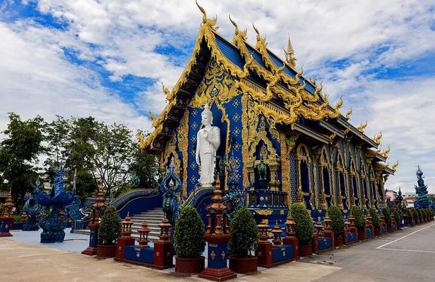 Full-Day Chiang Rai Temples Tour from Chiang Mai with Hot Spring