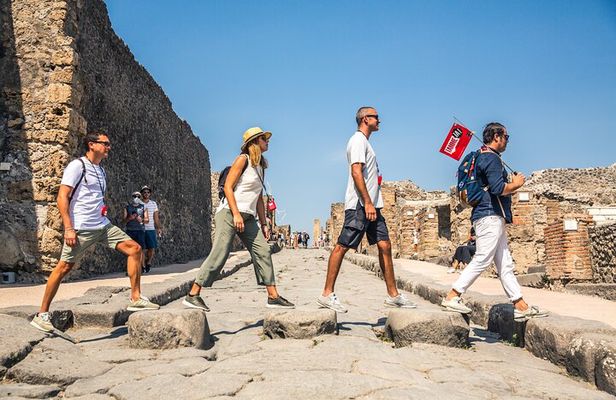 Skip-the-Line Pompeii Guided Tour from Sorrento