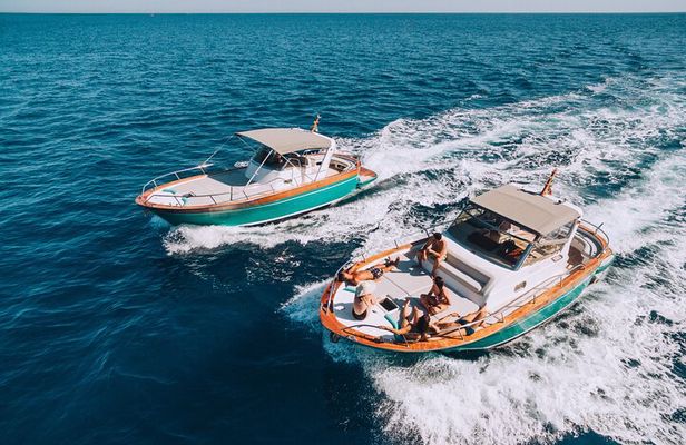 Procida Small Group Boat Tour from Ischia with Aperitif