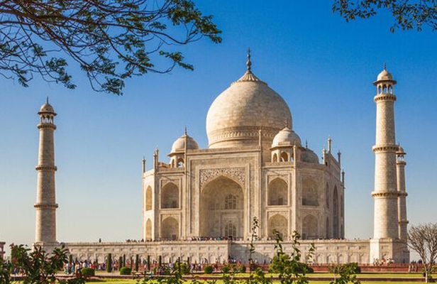 Private Sunrise Taj Mahal & Agra Fort Day Tour From Delhi by Car