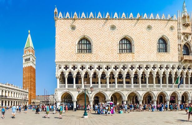 Venice Best of: Doge’s Palace, Prisons, Bridge of Sighs & Gondola