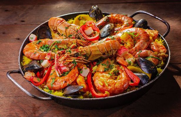 PREMIUM TAPAS TOUR: Paella, Market Tastings, and Winery
