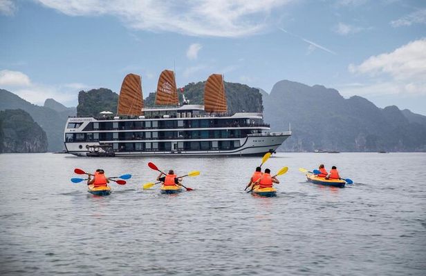 La Regina 3 days tour - Visiting Ha Long Bay & Lan Ha Bay