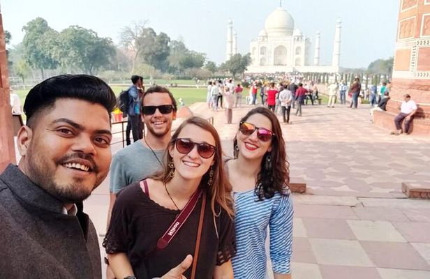 Taj Mahal, Agra Fort & Baby Taj Full-Day Tour from Delhi