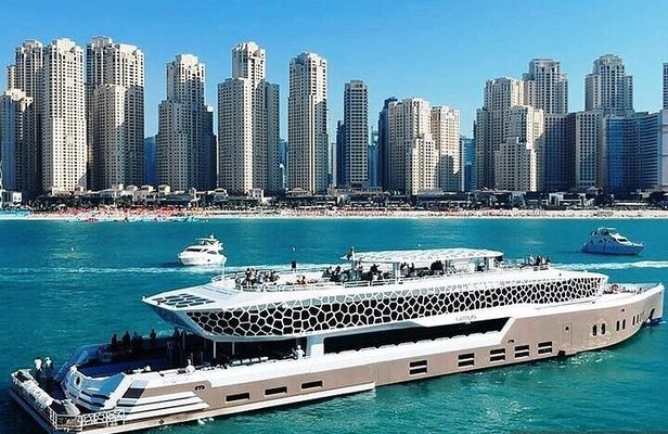 3-Hour Lotus Mega Yacht Dinner Experience in Dubai Marina