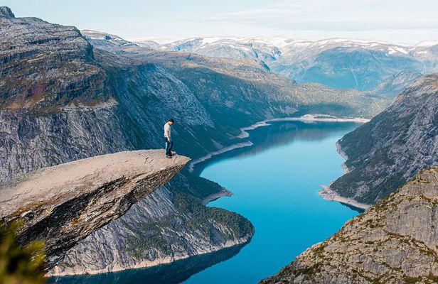 Trolltunga Day Hike