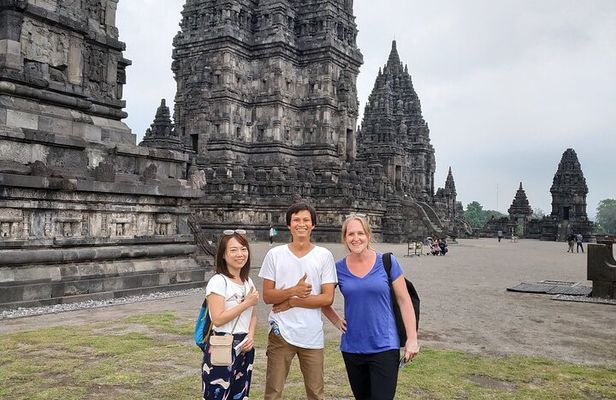 Yogyakarta Cultural Tour : Borobudur Temple & Prambanan Temple