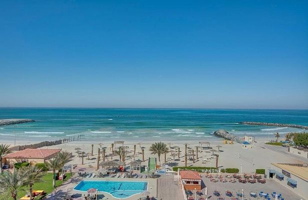 Full-Day Private Tour Explore the Six Emirates with Hotel Pick-up