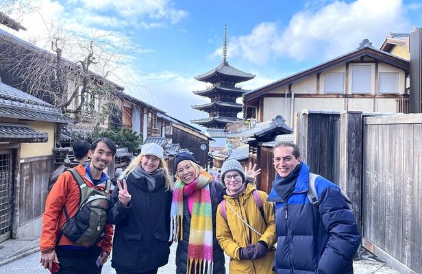 Kiyomizu Temple and Backstreets of Gion, Half Day Group Tour