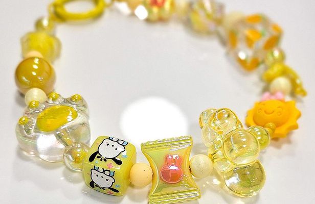 Manufacturing of Personalized Phone Clips or Bags in Paris