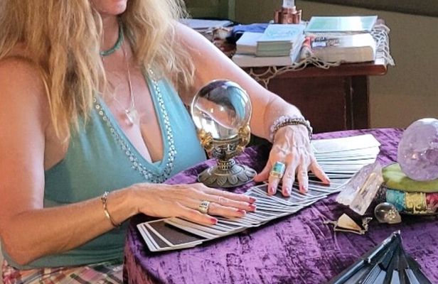 1 Hour Private Tarot Reading in Wilmington
