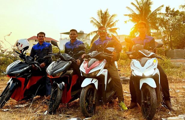 Siem Reap Countryside Motorbike Tour with Guide