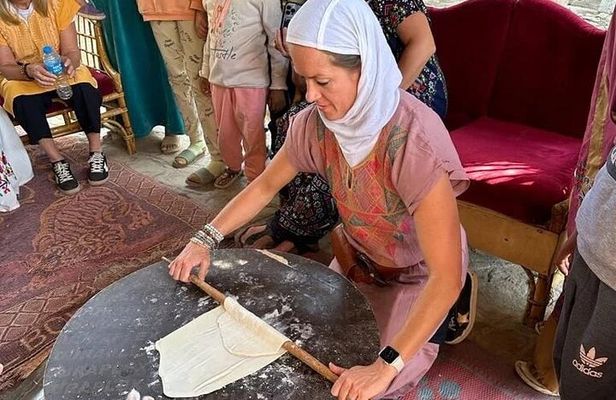 Private Luxor Village Tour with Egyptian Lunch