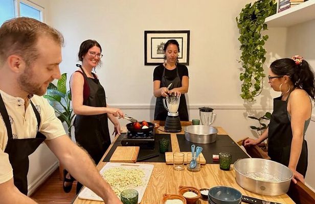 Small Group Multi-Variety Tamal Cooking Class in La Condesa