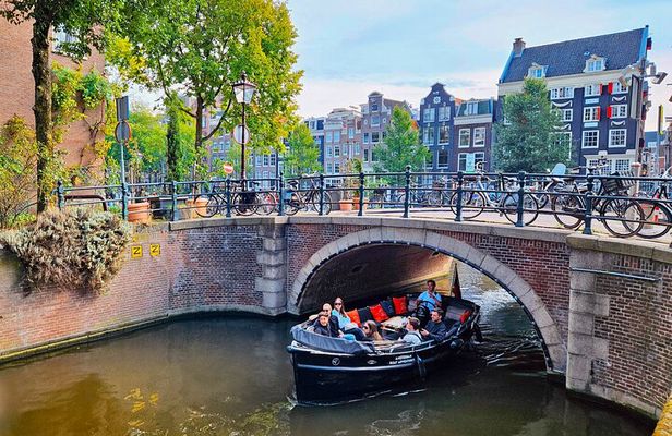 Private 90 Minute Amsterdam Canal Belt Exploration Cruise