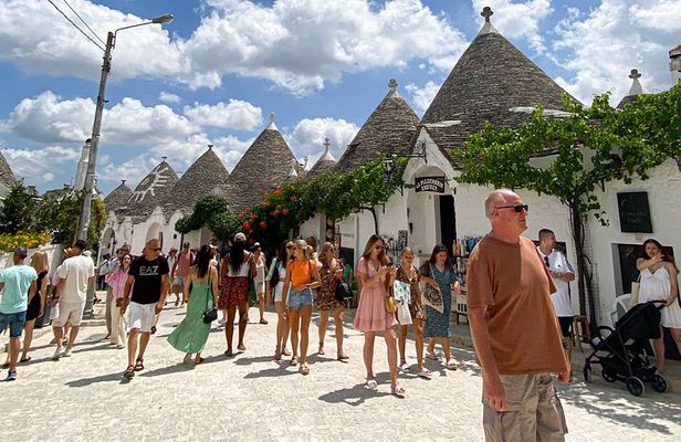Street food tour of Alberobello