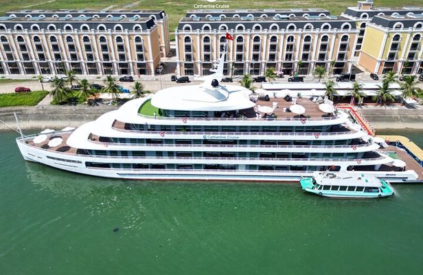 Catherine Cruise 3 Days/2 Nights with 6 Star Cruise
