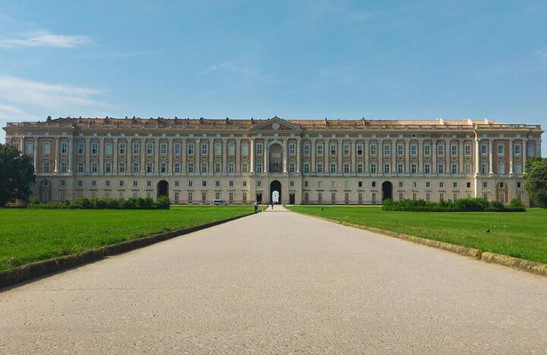 Full Day Private Tour to the Royal Palace of Caserta and Pompeii