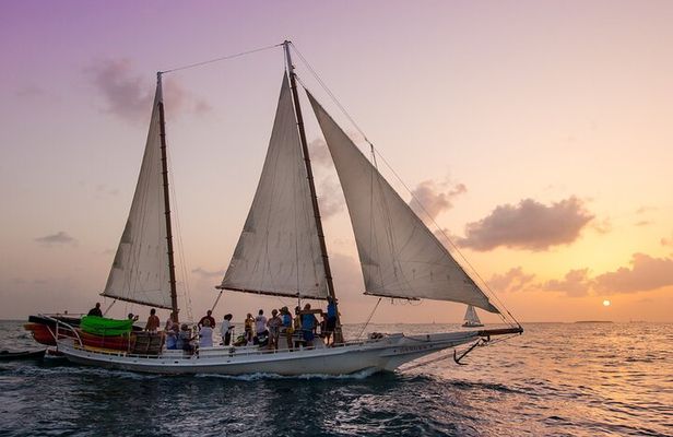 Key West Small-Group Sunset Sail with Wine and Hors d'oeuvres