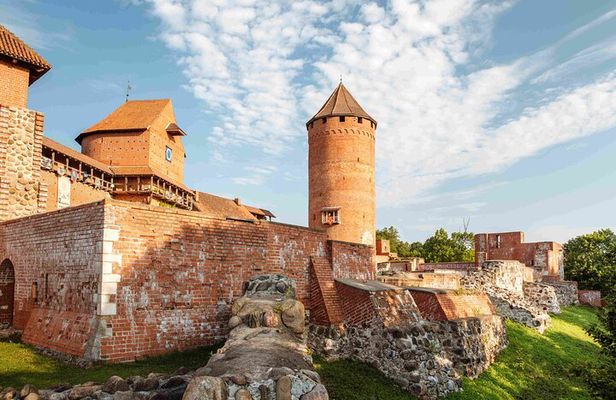 Riga to Sigulda & Cesis: Explore Latvia’s Medieval Castles