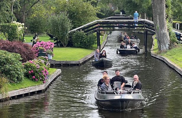 Amsterdam: Zaanse Schans - Volendam - Giethoorn with Boat Tour