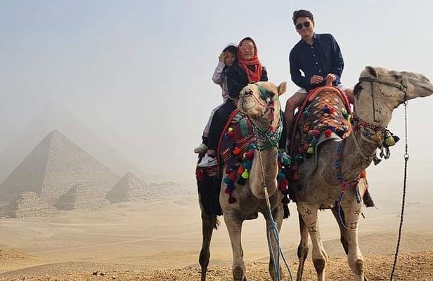 Private Guided Tour to Giza Pyramids and Great Sphinx