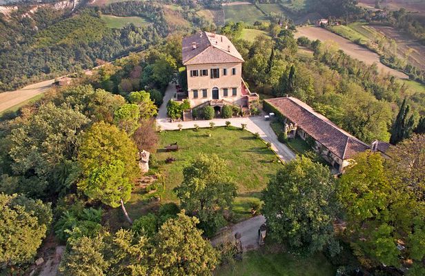 Montevecchio Isolani wine tasting experience
