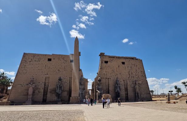 Full Day Tour of Luxor West & East Bank Tombs & Temples (Private)