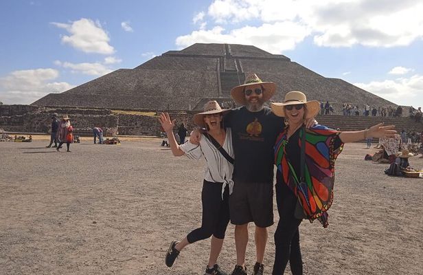 Teotihuacan Tour: Archaeological Zone, Magic Town and UNESCO Site