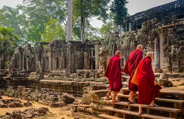 Vietnam & Cambodia in 16 Days: Halong Bay, Angkor Wat & more
