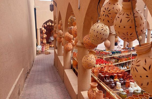 Nizwa and Jebel Akhdar Discovery: Guided Small Group Experience