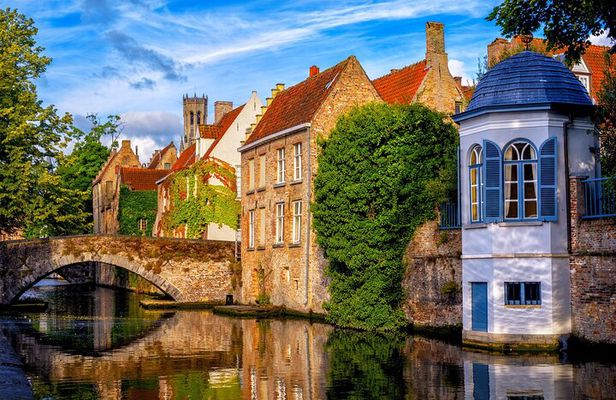 Bruges Tour from Your Cruise Ship with Canal Cruse & Leisure Time
