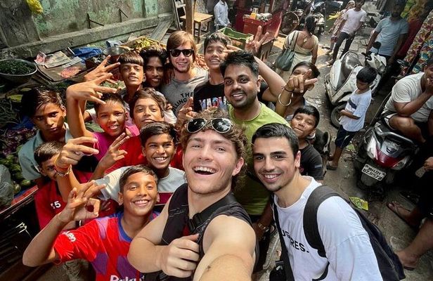 Old Mumbai Sightseeing Tour with a Local Guide