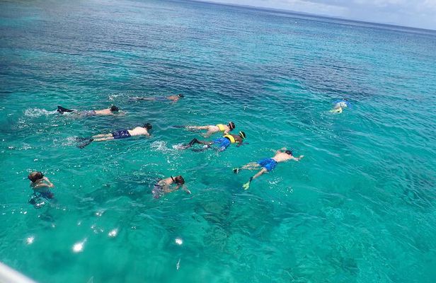 Boat Snorkeling and beach day to the Fajardo islands 
