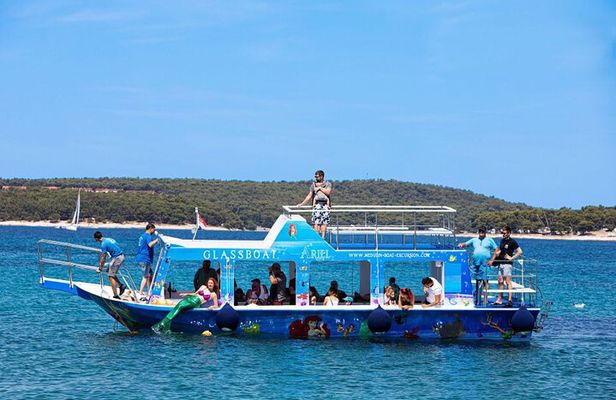 Medulin: Private Glass Bottom Boat Tour to Levan Island