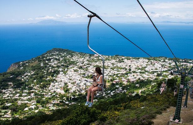 From Capri: Visit the Island with a Chairlift tour at 10,25